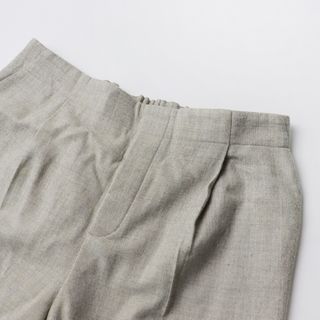 エヴァムエヴァ(evam eva)の2021AW エヴァムエヴァ evam eva wool tuck pants ウール タック パンツ 2/グレー系　ボトムス バックゴム  スラックス【2400013703512】(カジュアルパンツ)