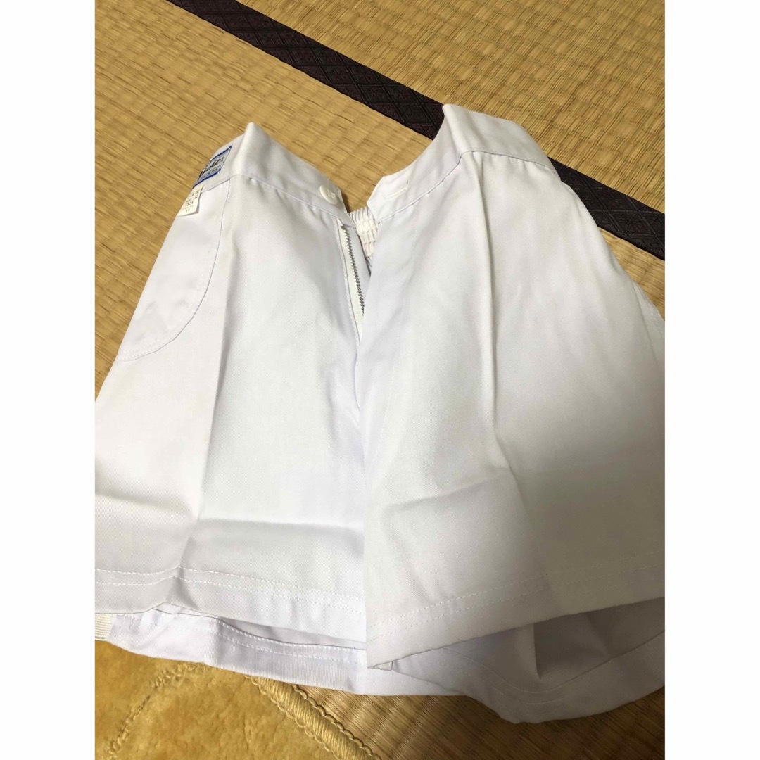 ショートパンツ白 キッズ/ベビー/マタニティのキッズ服女の子用(90cm~)(パンツ/スパッツ)の商品写真