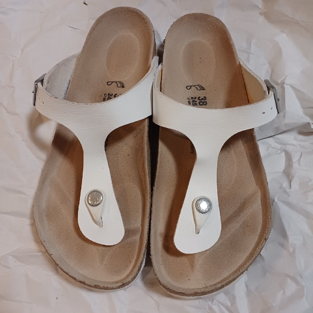 BIRKENSTOCK(ビルケンシュトック)のビリケンシュトック　ホワイト　サイズ38 メンズの靴/シューズ(サンダル)の商品写真