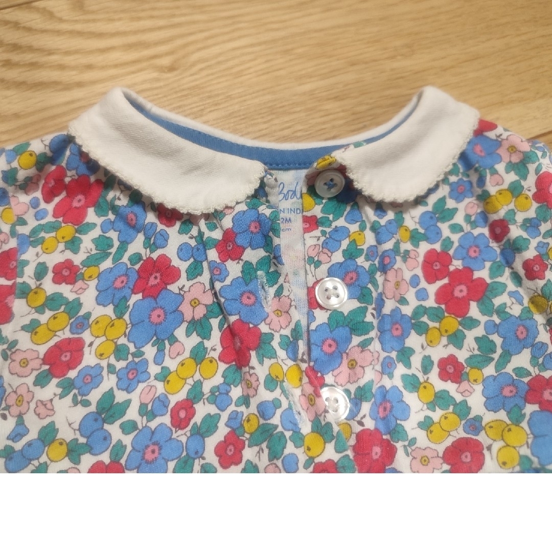 Boden(ボーデン)の【size80】 Boden ベビー 花柄ワンピース キッズ/ベビー/マタニティのベビー服(~85cm)(ワンピース)の商品写真