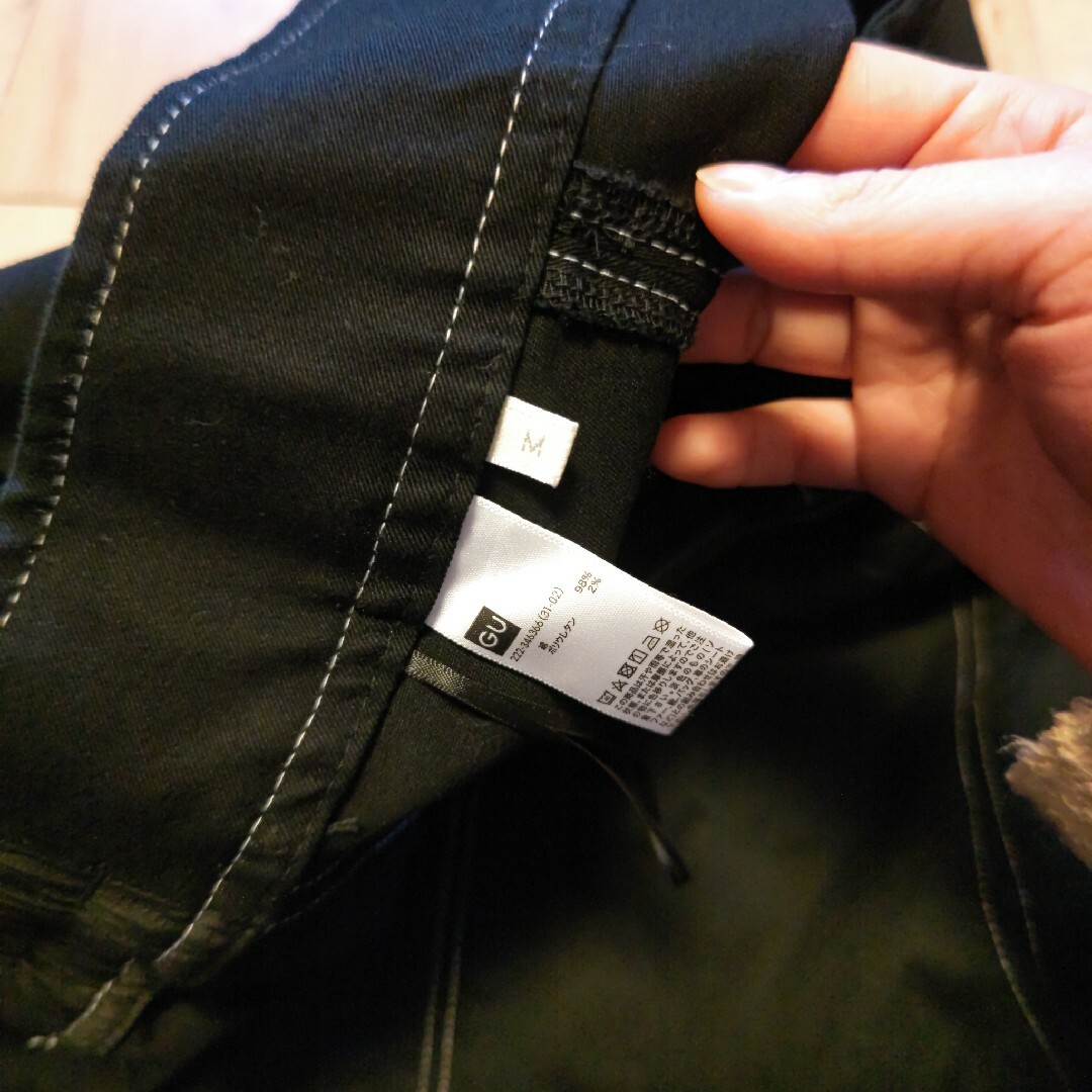 GU(ジーユー)のGU ジーユー マーメイドスカート 白スティッチ 黒サイズ　M レディースのスカート(ロングスカート)の商品写真