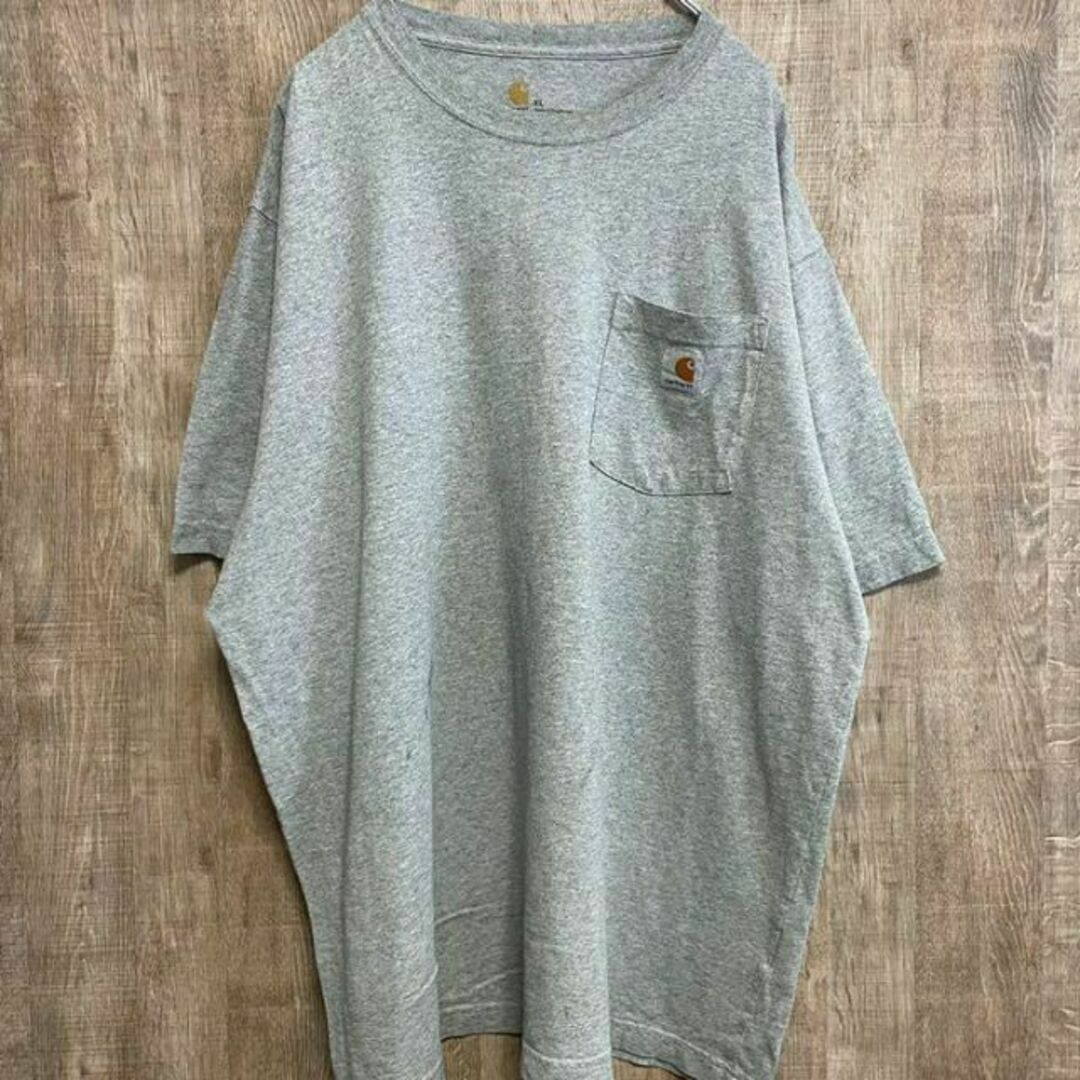 carhartt(カーハート)のcarhartt カーハート　ポケットT　ワンポイントロゴ　ライトグレー　XL メンズのトップス(Tシャツ/カットソー(半袖/袖なし))の商品写真