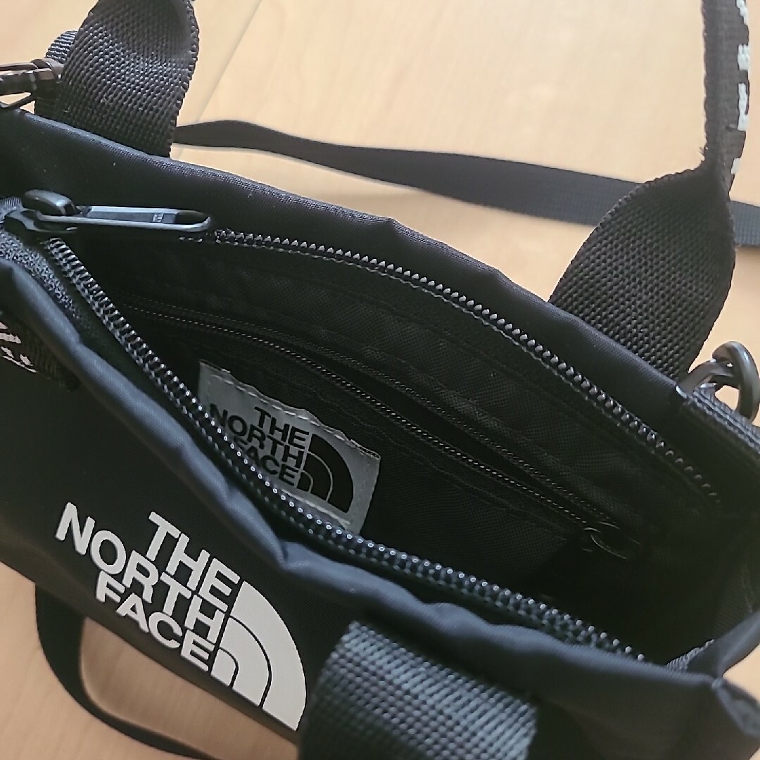 THE NORTH FACE(ザノースフェイス)の日本未発売！ノースフェイス ショルダーバッグ ミニ バッグ レディースのバッグ(ショルダーバッグ)の商品写真