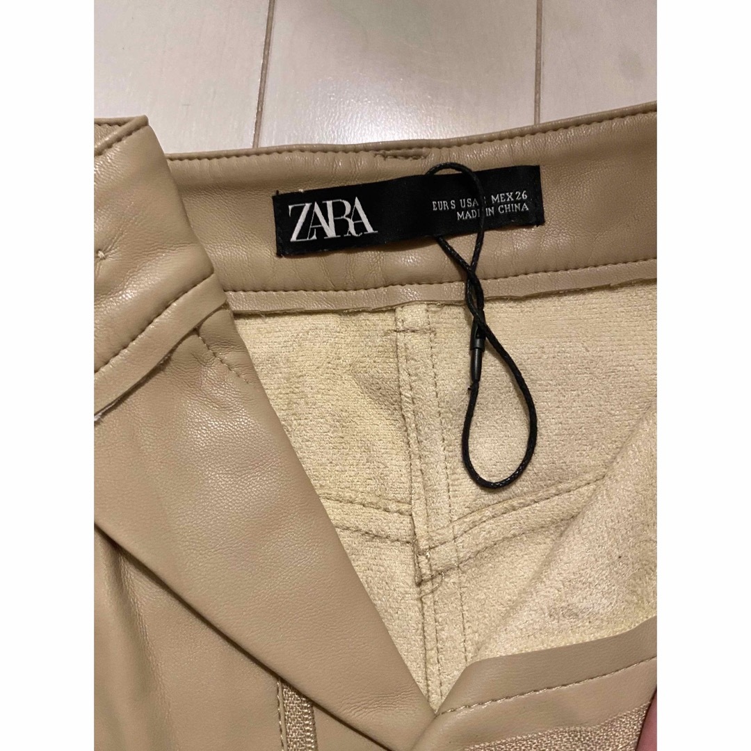 ZARA(ザラ)のZARA 合皮スカート レディースのスカート(ミニスカート)の商品写真