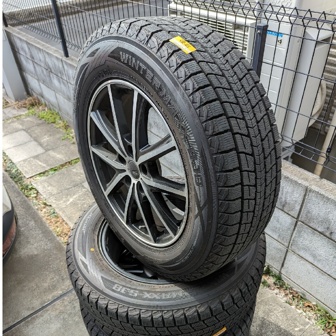 DUNLOP(ダンロップ)の【けそ様専用】スタットレスタイヤ　ホイール付き　CX8 自動車/バイクの自動車(タイヤ・ホイールセット)の商品写真