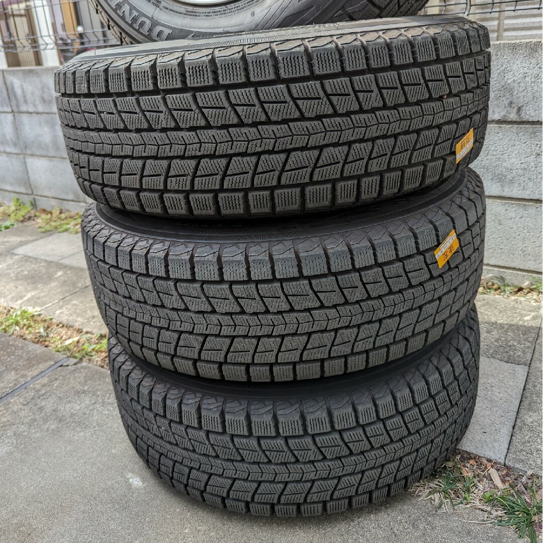 DUNLOP(ダンロップ)の【けそ様専用】スタットレスタイヤ　ホイール付き　CX8 自動車/バイクの自動車(タイヤ・ホイールセット)の商品写真