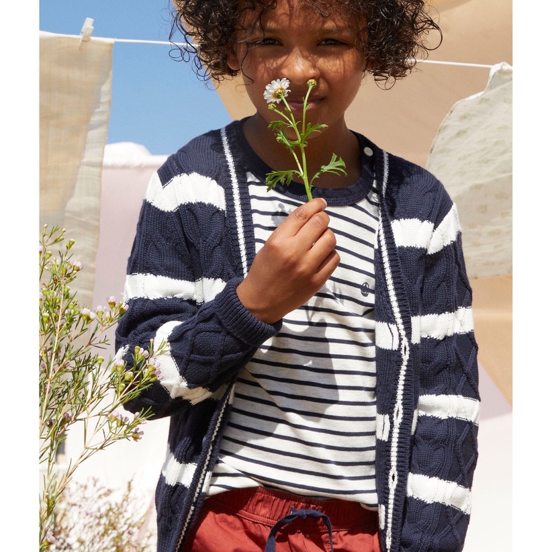 PETIT BATEAU(プチバトー)のプチバトー【キッズ】ボーダーニットカーディガン キッズ/ベビー/マタニティのキッズ服男の子用(90cm~)(カーディガン)の商品写真