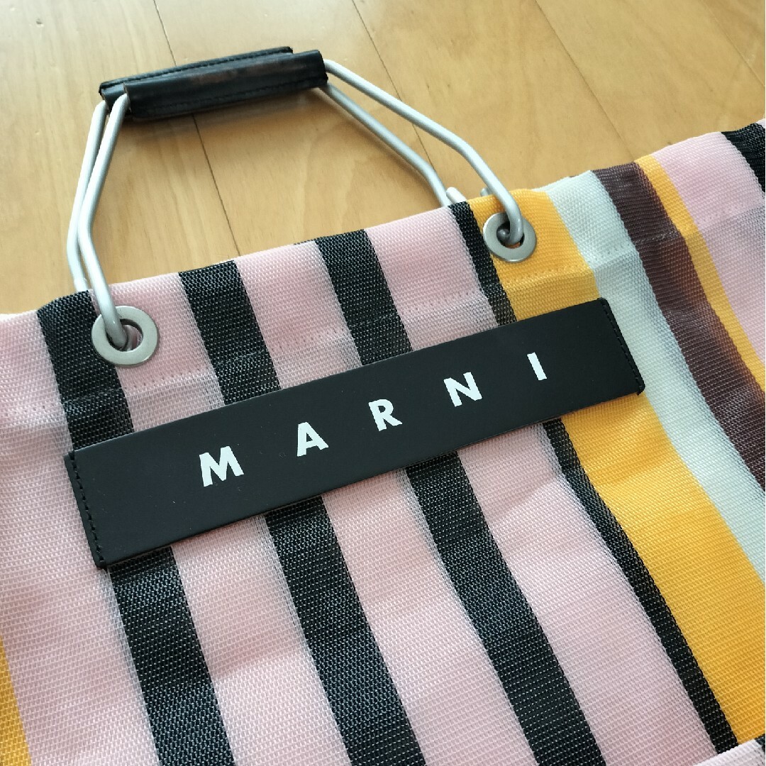 Marni(マルニ)のマルニカフェストライプトートバッグ ローズソルベ 紗栄子中板付折らずに発送 レディースのバッグ(トートバッグ)の商品写真