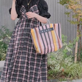 マルニ(Marni)のマルニカフェストライプトートバッグ ローズソルベ 紗栄子中板付折らずに発送(トートバッグ)