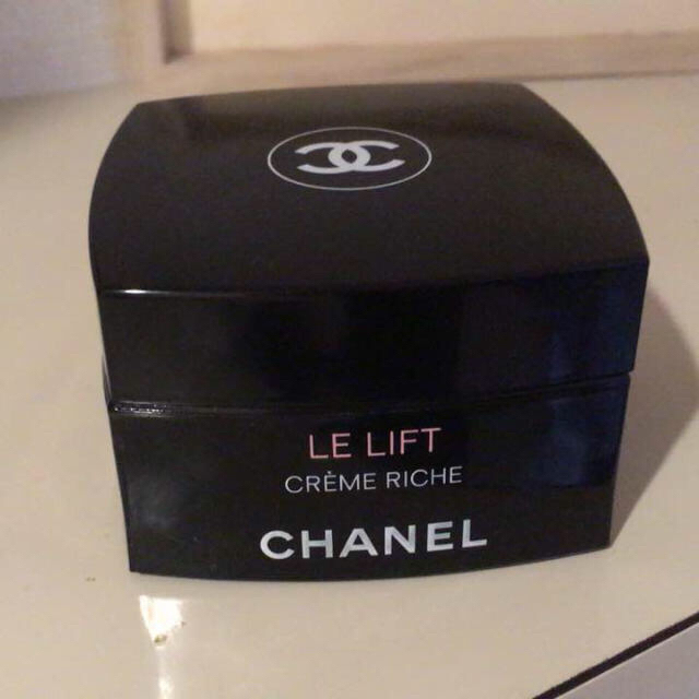 CHANEL(シャネル)のLE L マスク ドゥ  マッサージ コスメ/美容のベースメイク/化粧品(その他)の商品写真