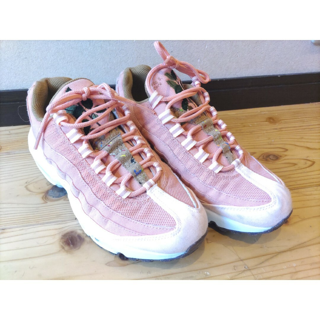 NIKE(ナイキ)のNIKE エアマックス95 ピンク/ブラウン(コルク)/ホワイト 24.5cm レディースの靴/シューズ(スニーカー)の商品写真