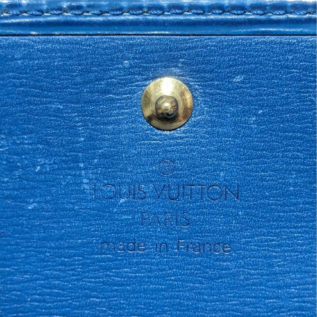 LOUIS VUITTON(ルイヴィトン)のLOUISVUITTON　エピ　折り財布 インテリア/住まい/日用品のインテリア小物(小物入れ)の商品写真