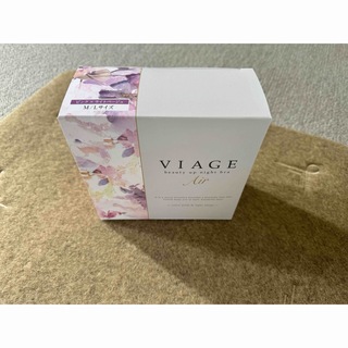 VIAGE - VIAGEナイトブラ/ピンクライト×ベージュMLの通販 by よっぴー