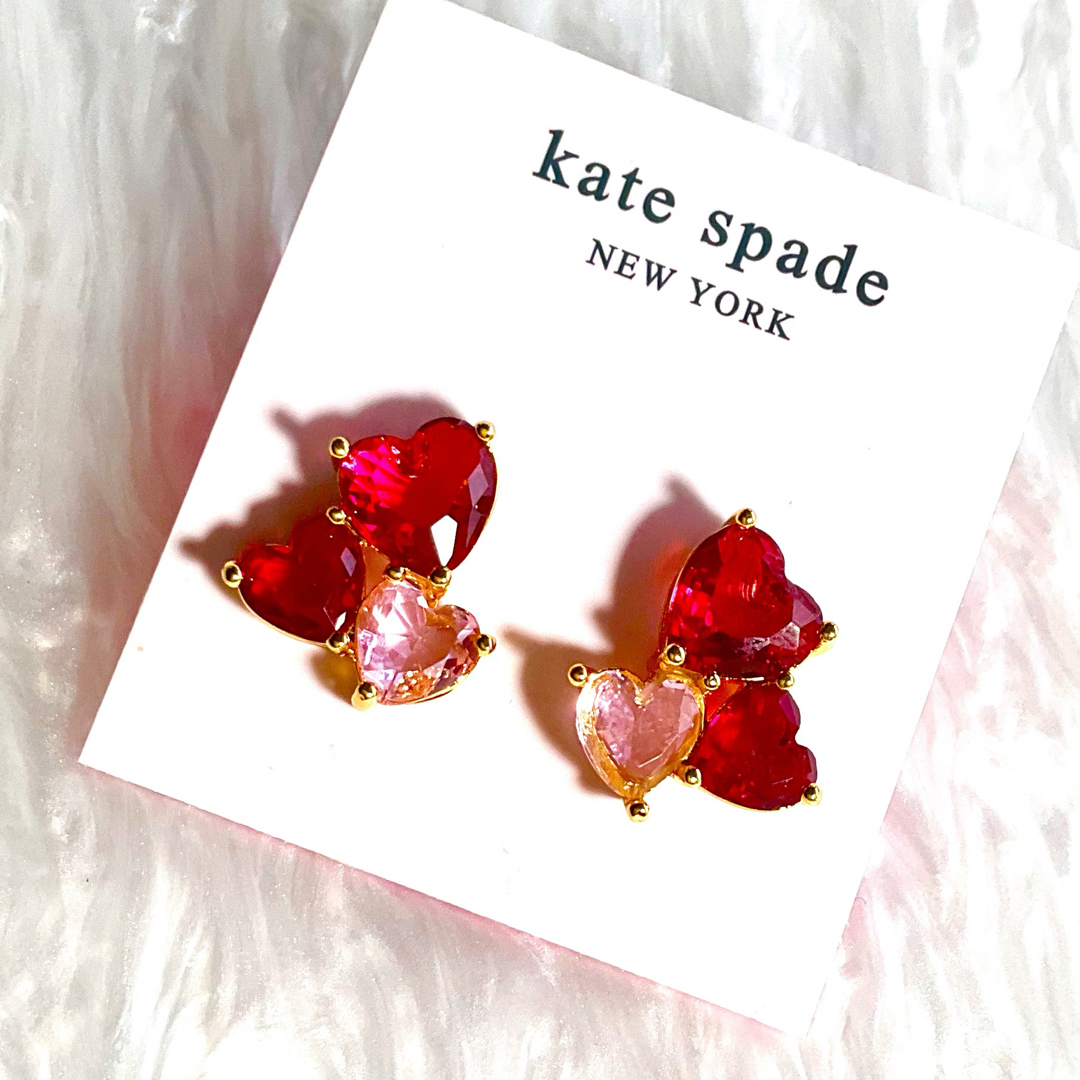 kate spade new york(ケイトスペードニューヨーク)のケイトスペード　マイラブクラスターピアス　フューシャ　1点のみ レディースのアクセサリー(ピアス)の商品写真