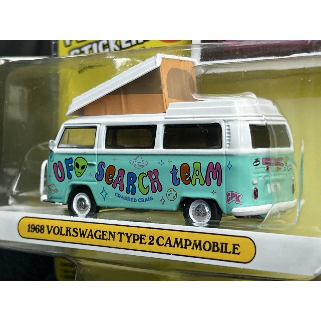 Volkswagen(フォルクスワーゲン)のグリーンライト 1/64 1968 VW タイプ2 T2 キャンプモービル エンタメ/ホビーのおもちゃ/ぬいぐるみ(ミニカー)の商品写真