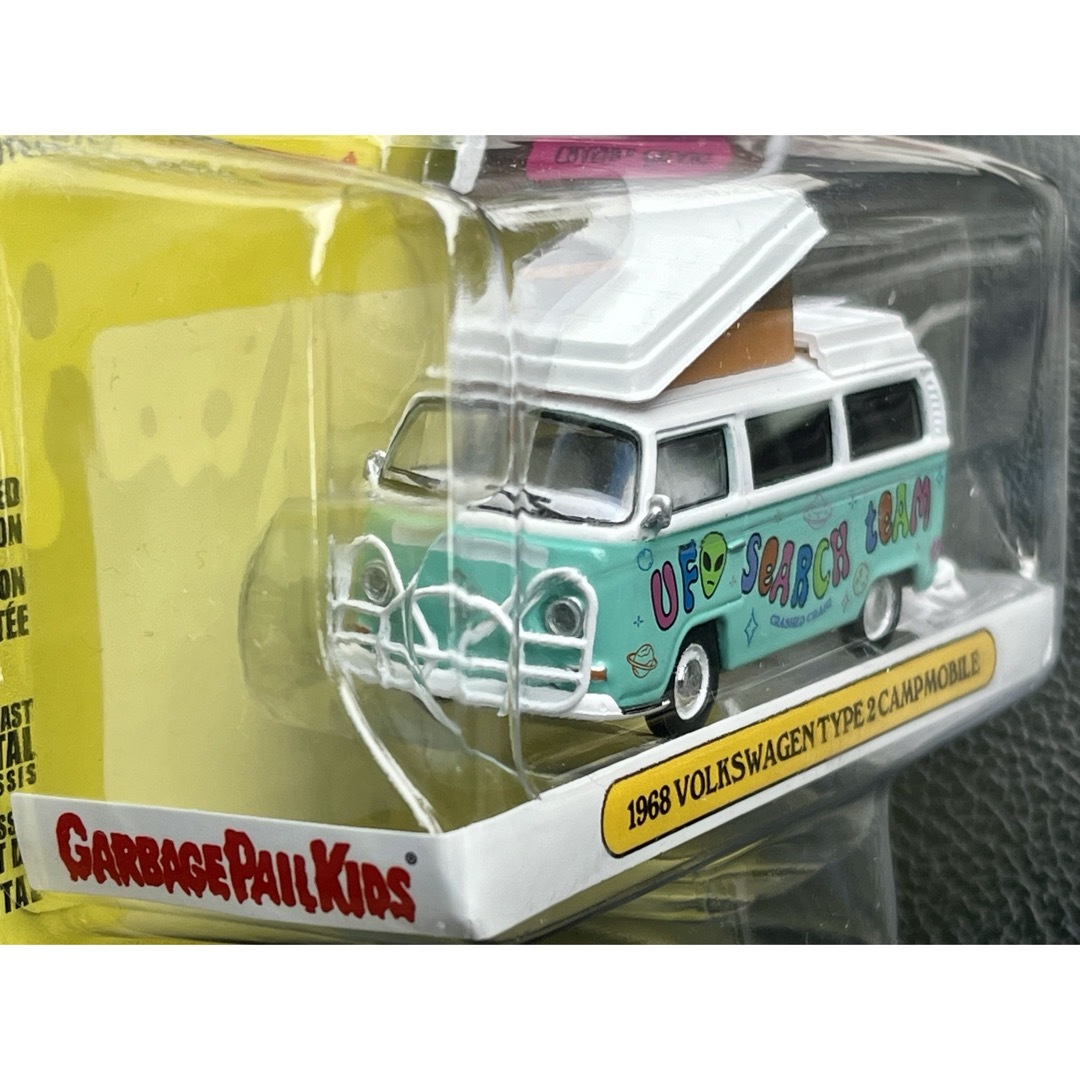 Volkswagen(フォルクスワーゲン)のグリーンライト 1/64 1968 VW タイプ2 T2 キャンプモービル エンタメ/ホビーのおもちゃ/ぬいぐるみ(ミニカー)の商品写真