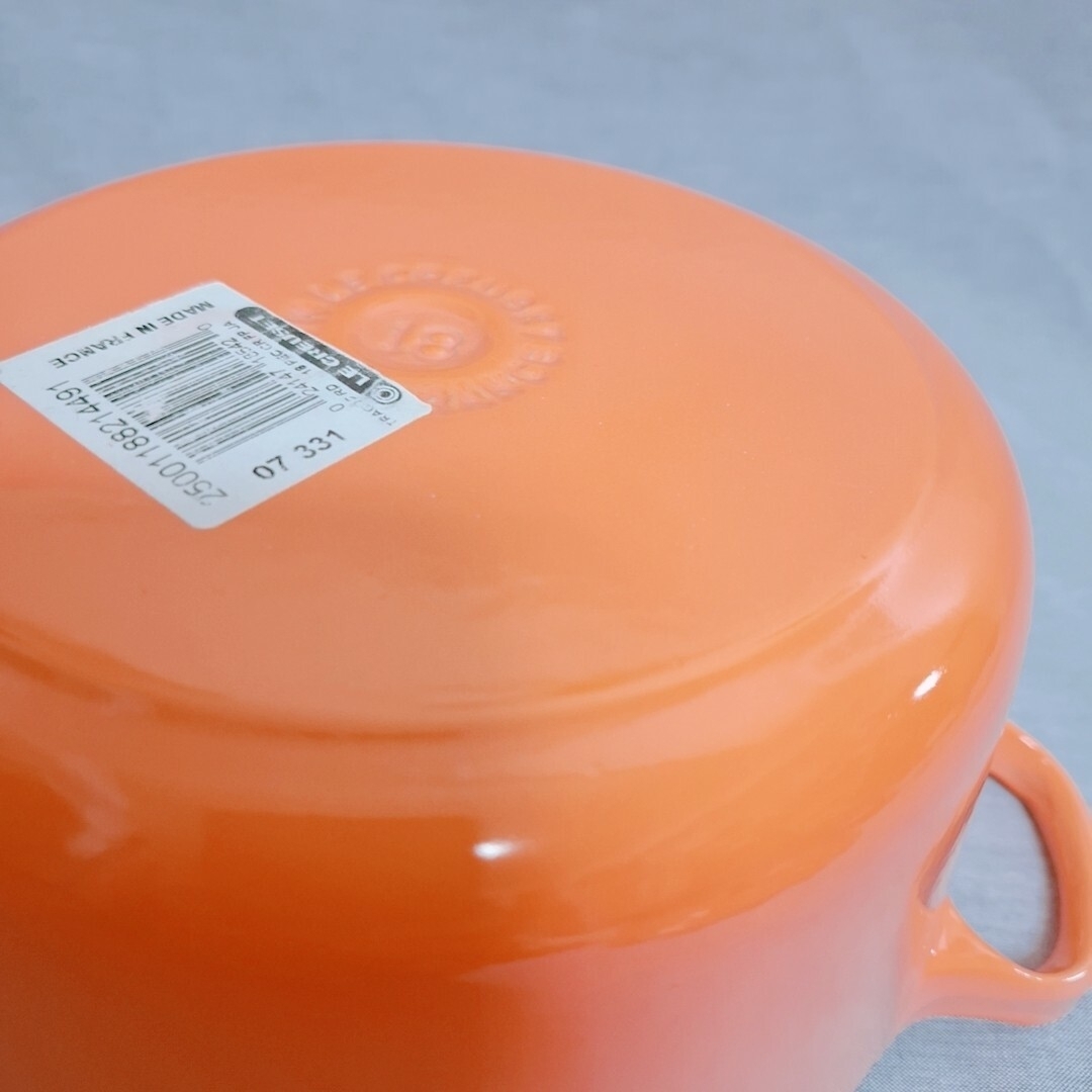 LE CREUSET(ルクルーゼ)のルクルーゼ　ココットロンド　ピーチピンク　18 鍋 インテリア/住まい/日用品のキッチン/食器(鍋/フライパン)の商品写真