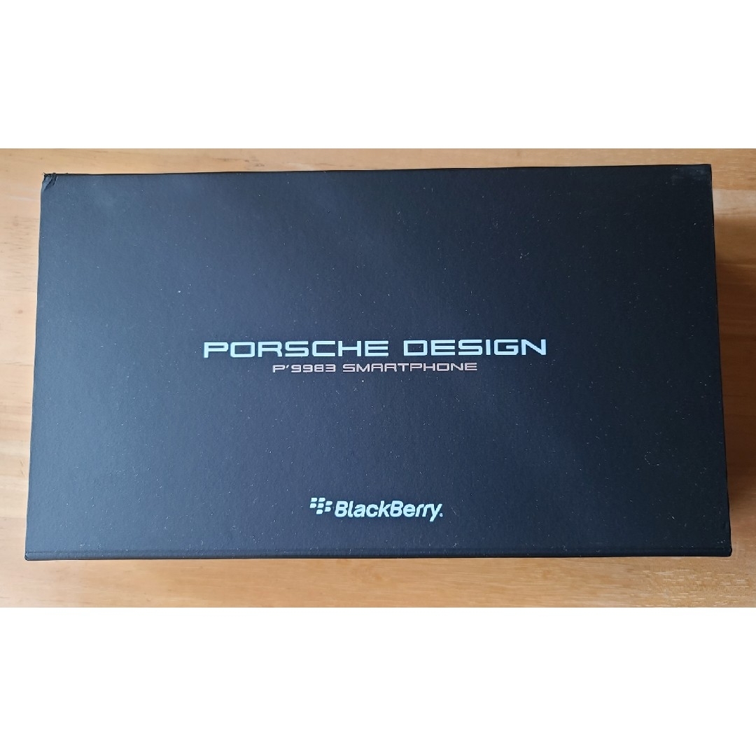 BlackBerry(ブラックベリー)のBLACKBERRY PORSCHE DESIGN 9983 スマホ/家電/カメラのスマートフォン/携帯電話(スマートフォン本体)の商品写真