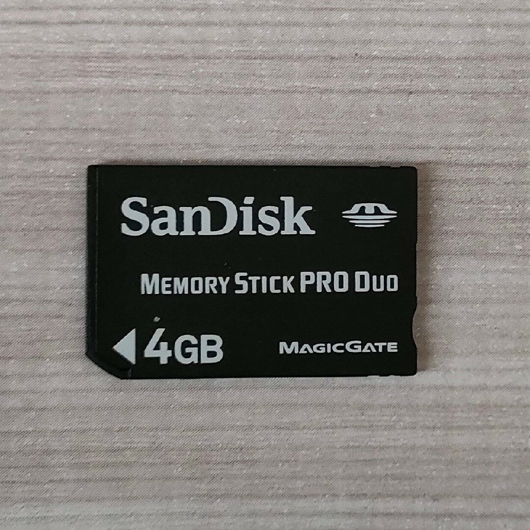 SanDisk(サンディスク)のメモリースティックPRODUO4GB SanDisk スマホ/家電/カメラのスマホ/家電/カメラ その他(その他)の商品写真