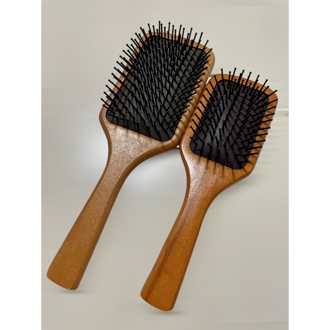 新品　パドルブラシ　大小2点セット　頭皮マッサージ　ヘアケア  ヘアブラシ コスメ/美容のヘアケア/スタイリング(ヘアブラシ/クシ)の商品写真