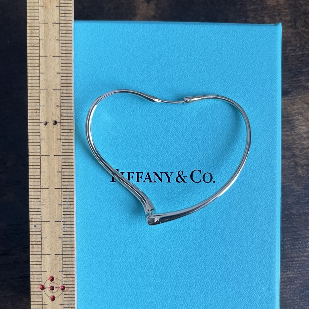 Tiffany & Co.(ティファニー)の【新品・未使用】Tiffany オープンハート　フープピアス　シルバー レディースのアクセサリー(ピアス)の商品写真