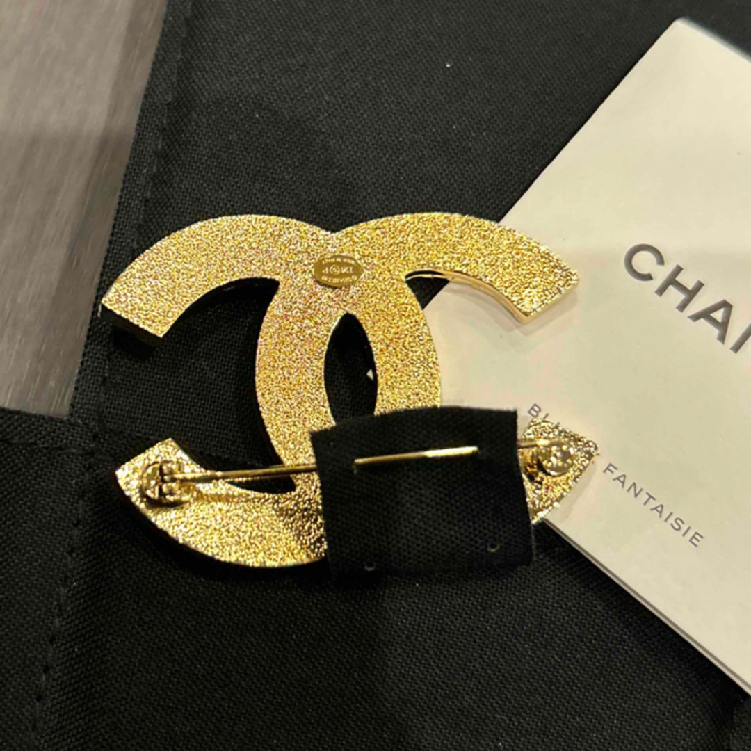 CHANEL(シャネル)のCHANEL デニムブローチ レディースのアクセサリー(ブローチ/コサージュ)の商品写真