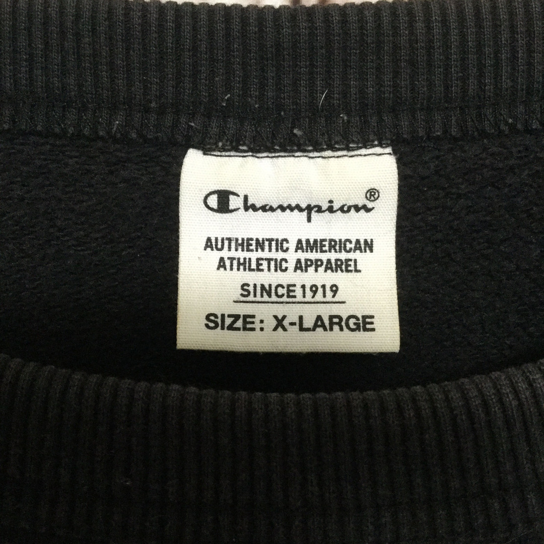 Champion(チャンピオン)の【チャンピオン プリントスウェット】ビッグサイズ 袖Cロゴ XL 黒 古着 メンズのトップス(スウェット)の商品写真