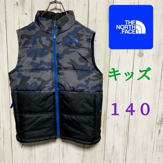 ザノースフェイス(THE NORTH FACE)の【リバーシブル】ノースフェイス　キッズ　ダウン ベスト 　 迷彩(ジャケット/上着)