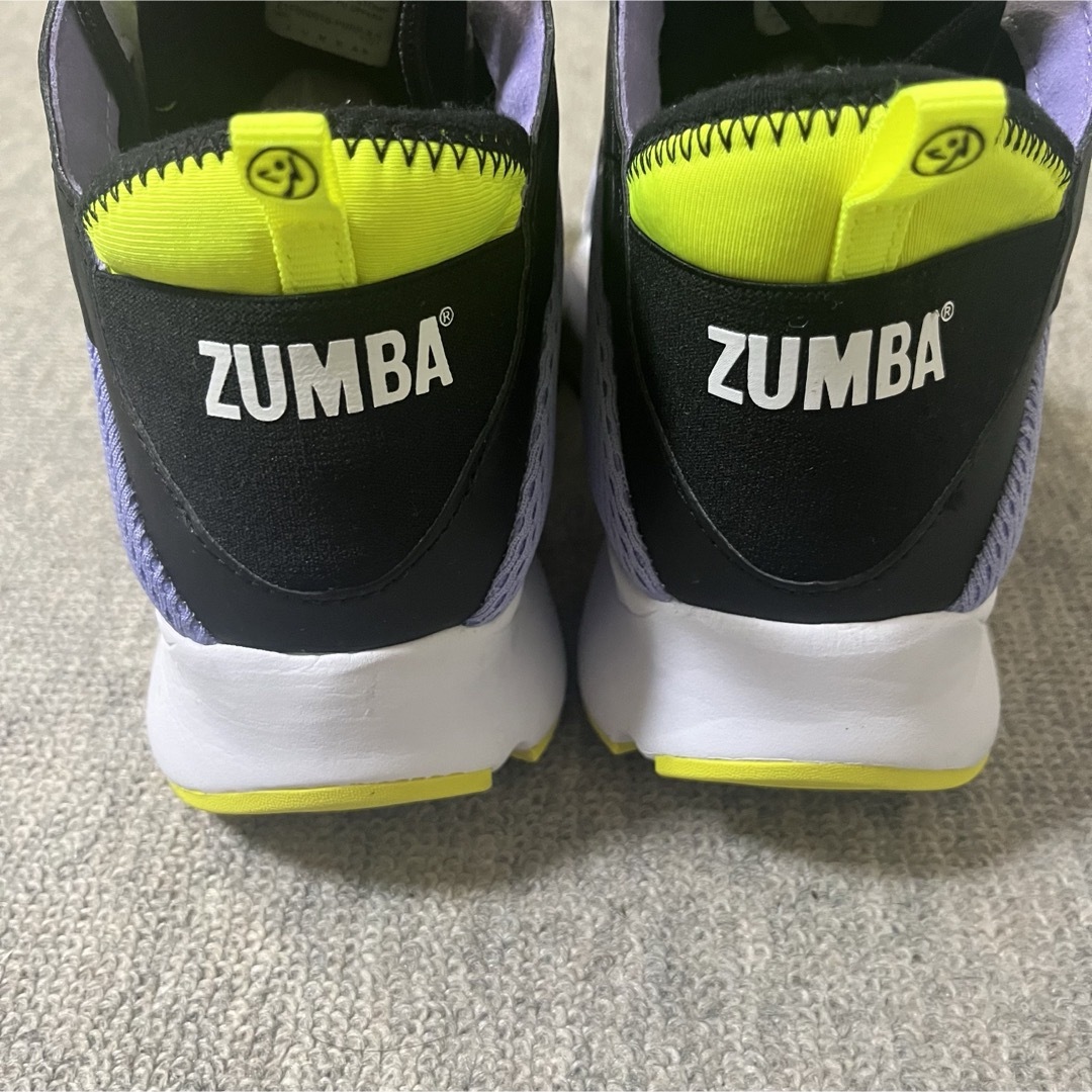 Zumba(ズンバ)のズンバ シューズ スニーカー スポーツ/アウトドアのトレーニング/エクササイズ(トレーニング用品)の商品写真