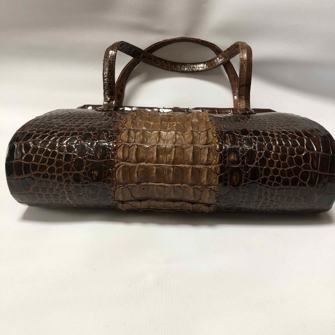 レトロ　クロコダイル 高級ハンドバッグ がま口ワニ革  レディースのバッグ(ハンドバッグ)の商品写真