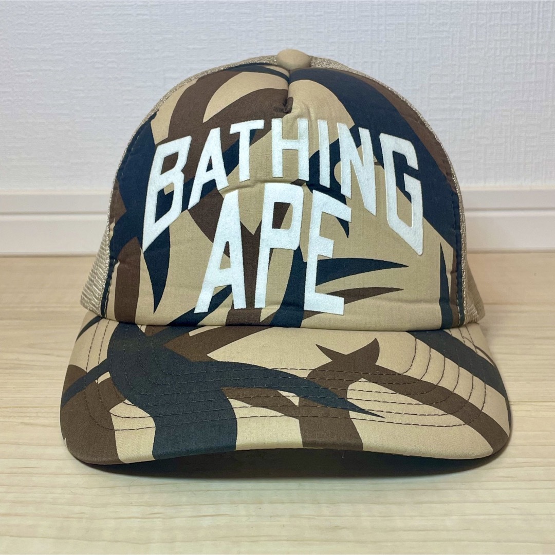 A BATHING APE(アベイシングエイプ)のA BATHING APE トライバルカモ　メッシュキャップ　日本製　ビンテージ メンズの帽子(キャップ)の商品写真