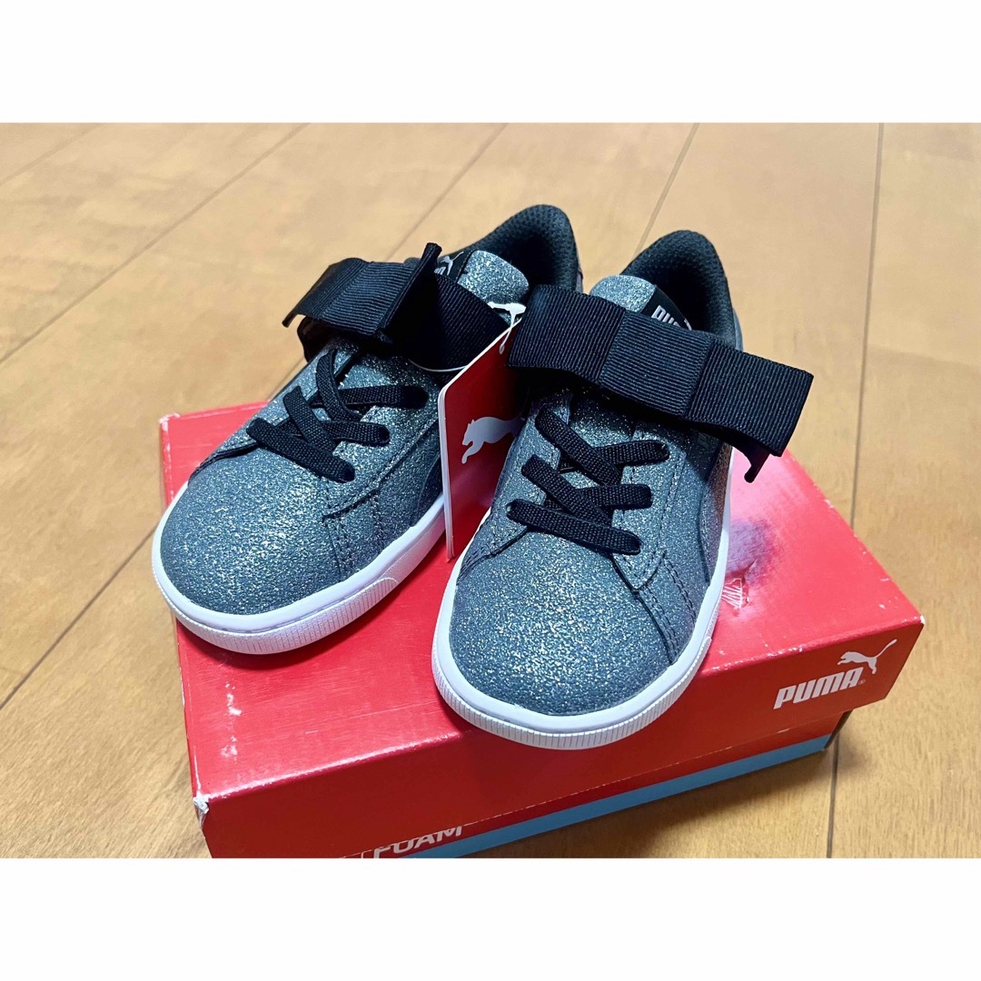 PUMA(プーマ)のPUMA プーマ リボン ラメ スニーカー 16cm VIKKY V2 キッズ/ベビー/マタニティのキッズ靴/シューズ(15cm~)(スニーカー)の商品写真