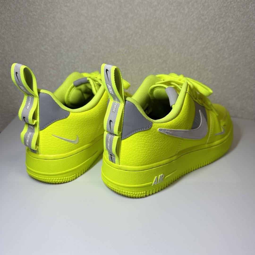 NIKE(ナイキ)のエアフォース1ローLv8ユーティリティボル メンズの靴/シューズ(スニーカー)の商品写真