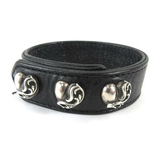 クロムハーツ(Chrome Hearts)のクロムハーツ ブレスレット ハートボタン 3ボタン 2スナップ レザー (バングル/リストバンド)