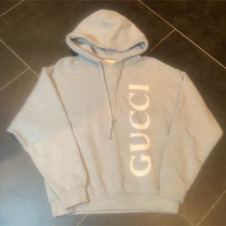 グッチ(Gucci)のGUCCI  ロゴ　パーカー　グレー　S(パーカー)