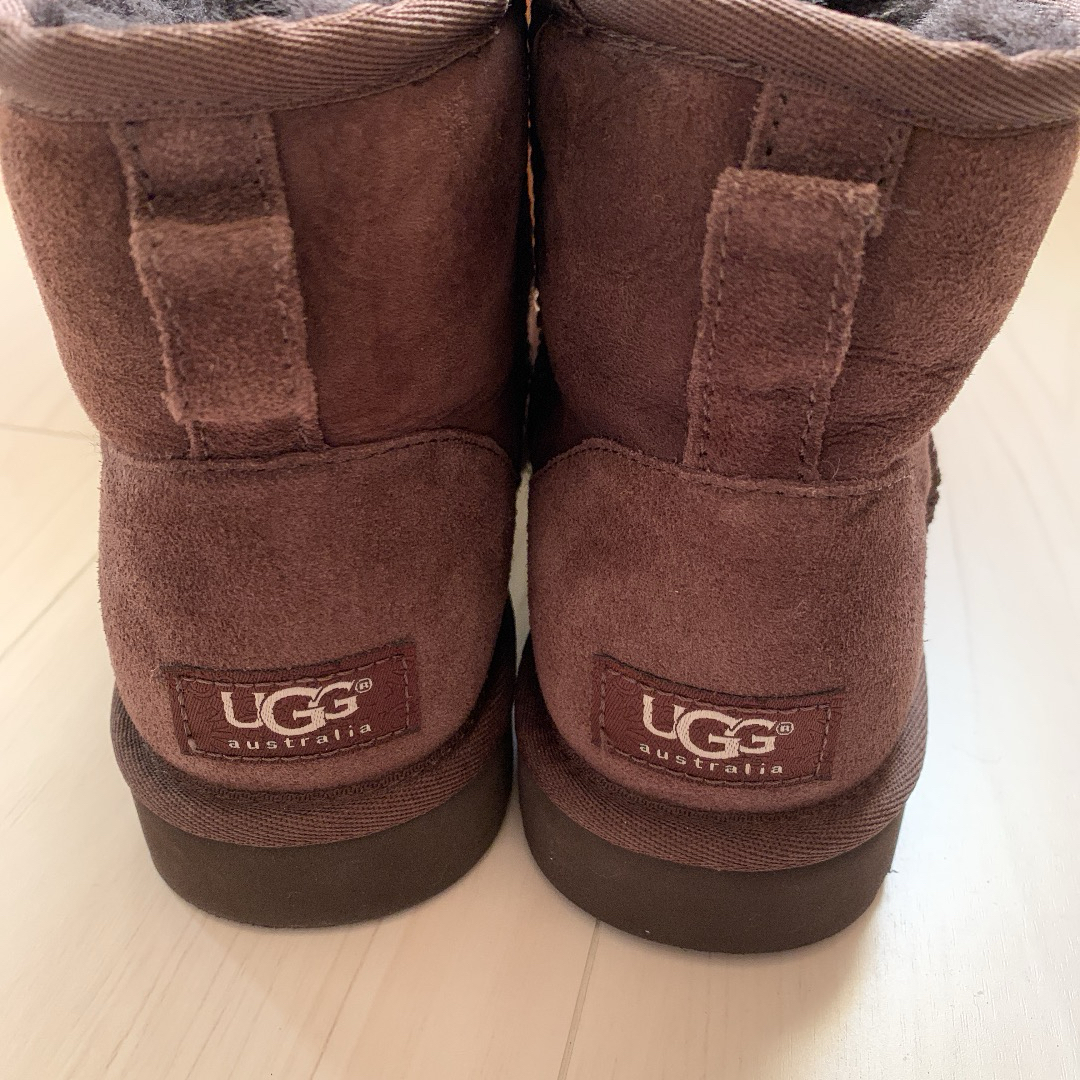 UGG(アグ)のUGG W CLASSIC SHORT チョコ 7 レディースの靴/シューズ(ブーツ)の商品写真