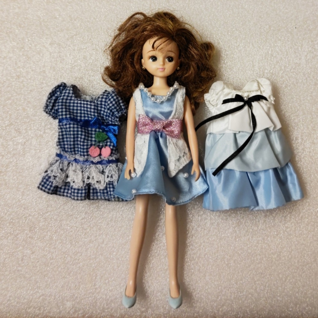 Takara Tomy(タカラトミー)のリカちゃん本体とドレス３着セット キッズ/ベビー/マタニティのおもちゃ(ぬいぐるみ/人形)の商品写真