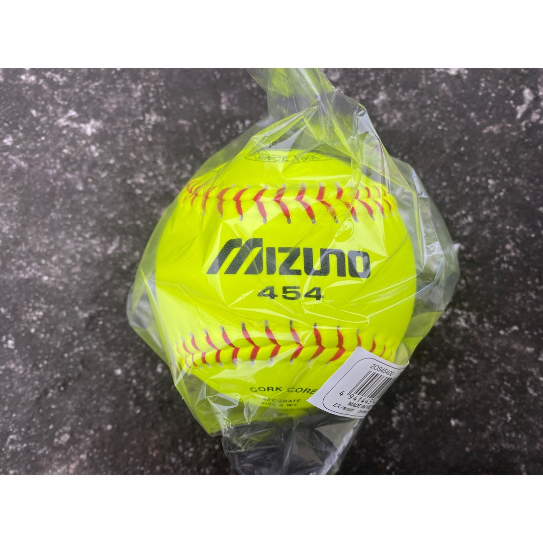 MIZUNO(ミズノ)のミズノ　革ソフトボール3号球　1ダース(12球)　454 スポーツ/アウトドアの野球(ボール)の商品写真