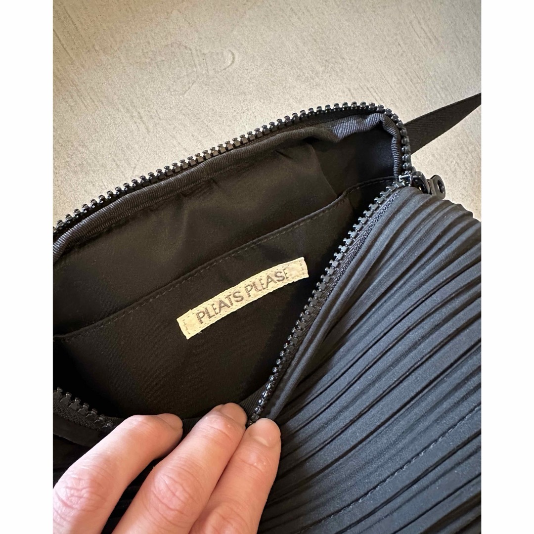 PLEATS PLEASE ISSEY MIYAKE - PLEATS PLEASE ISSEY MIYAKE PLEATS PLEASE ISSEY MIYAKE - PLEATS PLEASE ISSEY MIYAKE