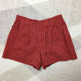 スピックアンドスパン(Spick & Span)の★春物先取り★スピックアンドスパン 赤柄ショートパンツ(ショートパンツ)