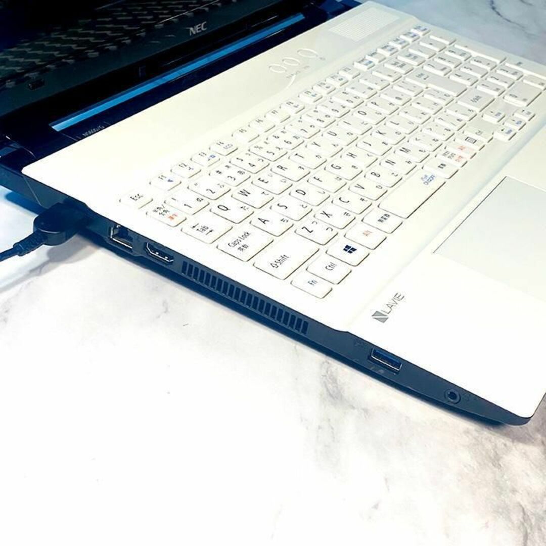 NEC(エヌイーシー)の第7世代Core i7✨16GB✨SSD1TB✨薄型・美品の白ノートパソコン スマホ/家電/カメラのPC/タブレット(ノートPC)の商品写真