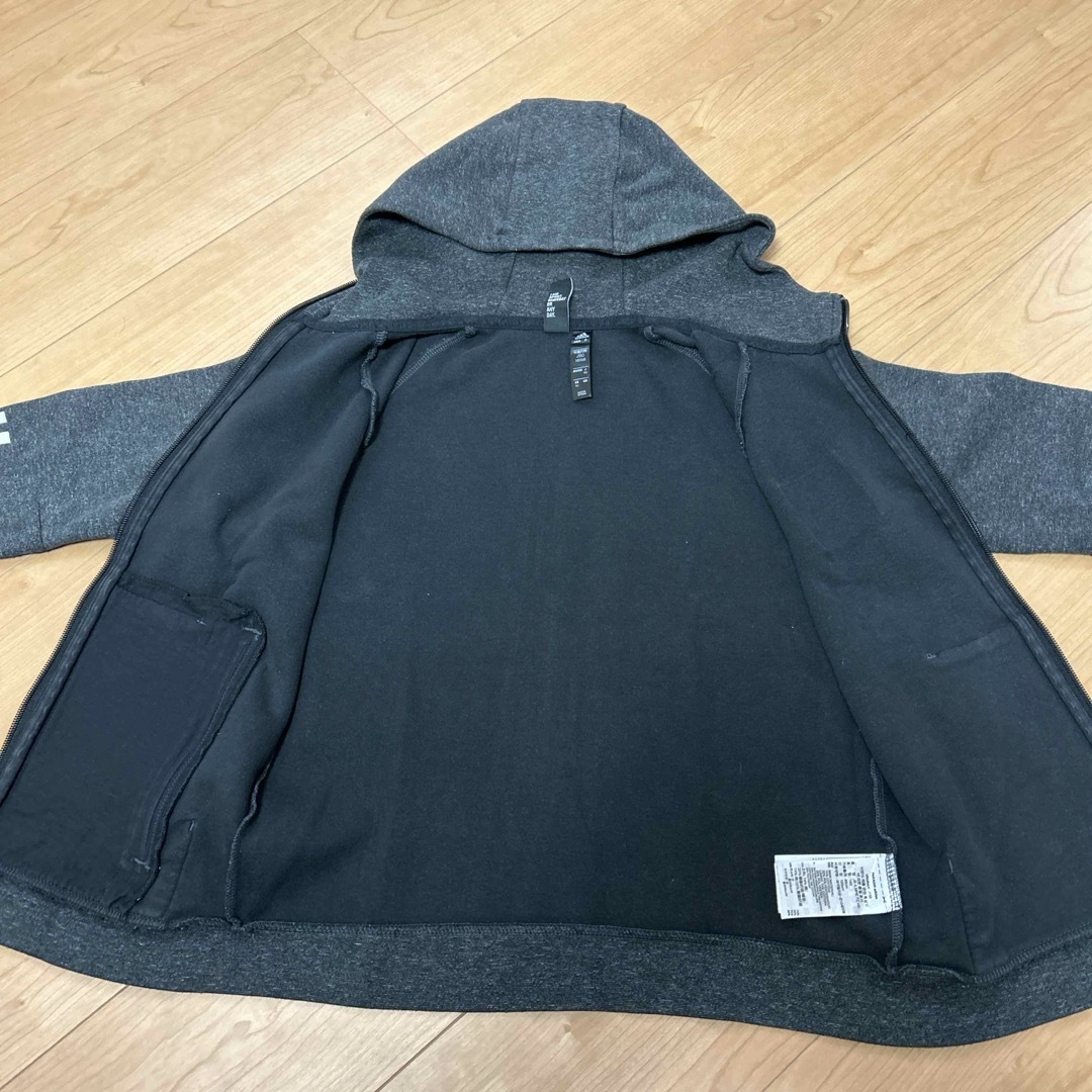 adidas(アディダス)のadidas パーカー　ジュニア　150 キッズ/ベビー/マタニティのキッズ服男の子用(90cm~)(ジャケット/上着)の商品写真