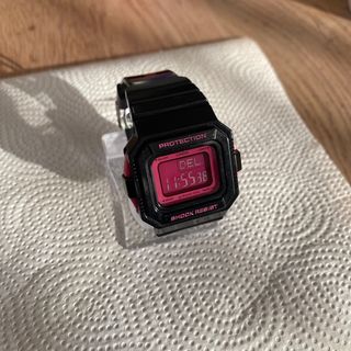 カシオ(CASIO)のCASIO g-shock mini GMN-550 ブラック ピンク(腕時計)