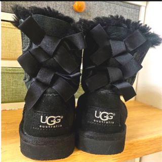 アグ(UGG)のUGG キッズ　ブーツ　ムートン(ブーツ)