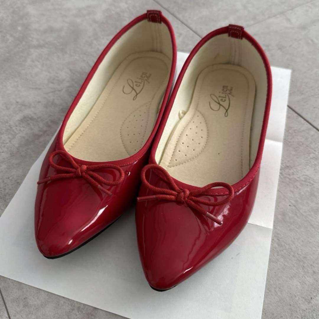 GU(ジーユー)のLeLien リボン　エナメル　バレエシューズ　フラットシューズ レディースの靴/シューズ(バレエシューズ)の商品写真