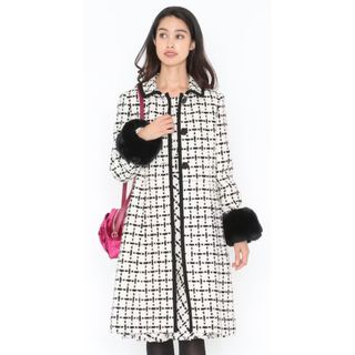 １６％ナイロン極美品　トッカ　TWIGGY ツイードコート　0