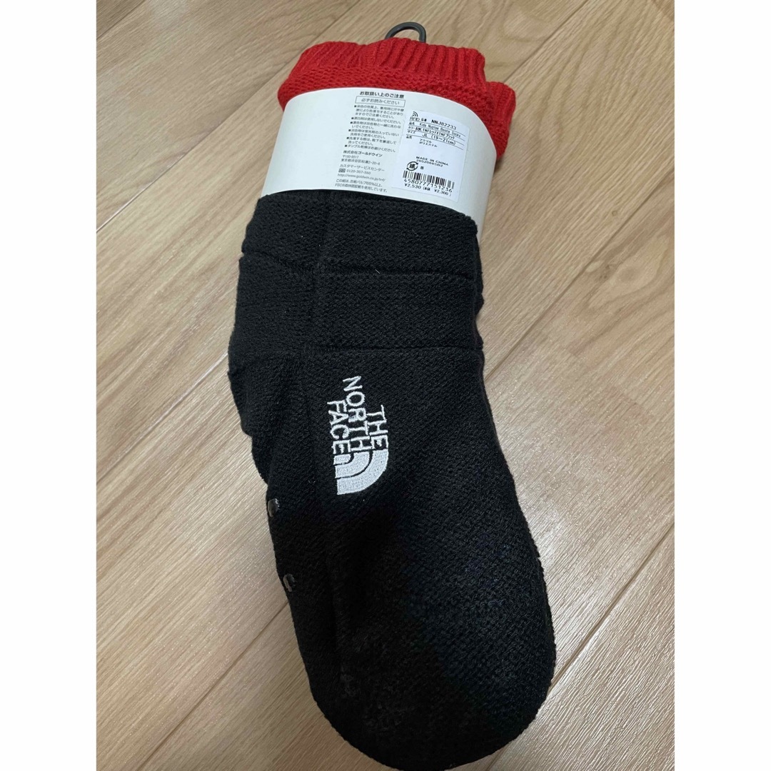 THE NORTH FACE(ザノースフェイス)のヌプシ ブーティソ ックス（キッズ）レッド　新品 キッズ/ベビー/マタニティのこども用ファッション小物(靴下/タイツ)の商品写真