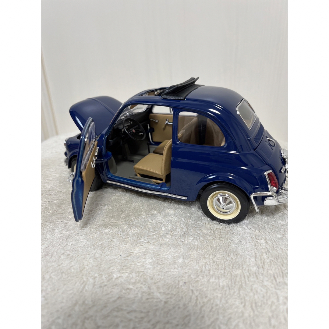 ブラーゴ  1/18 フィアット 500L 1968 FIAT エンタメ/ホビーのおもちゃ/ぬいぐるみ(ミニカー)の商品写真