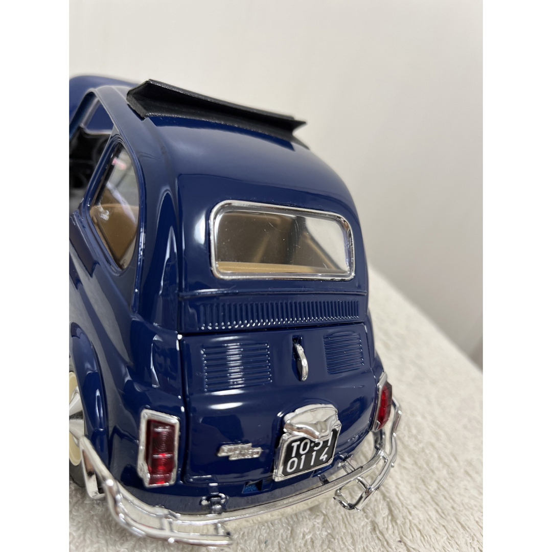 ブラーゴ  1/18 フィアット 500L 1968 FIAT エンタメ/ホビーのおもちゃ/ぬいぐるみ(ミニカー)の商品写真