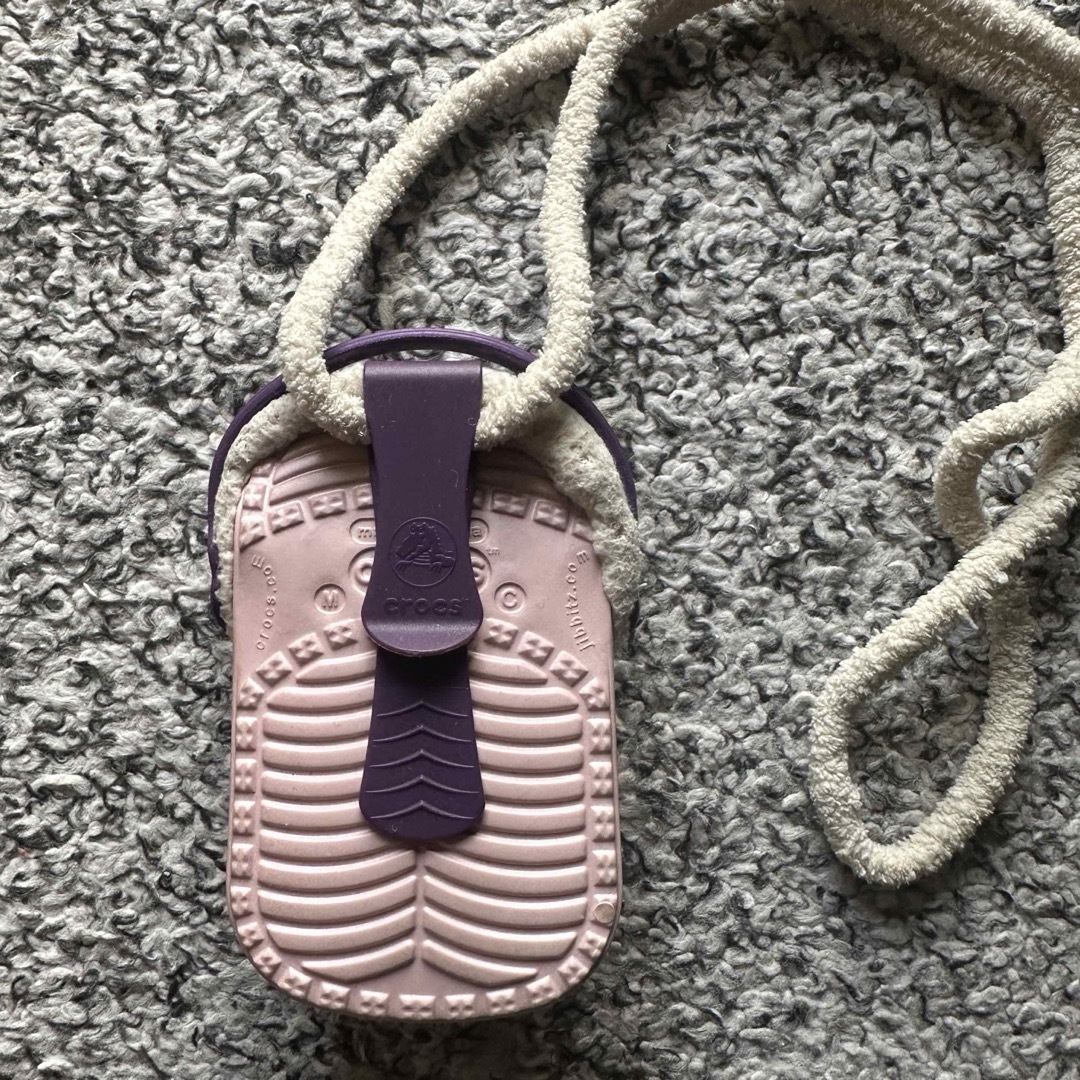 crocs(クロックス)のクロックス　ポーチ　ジビッツチャーム付き レディースのファッション小物(ポーチ)の商品写真